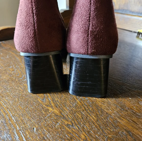 Elegant Burgundy Suede Boot Bkock Heel Side Zipper Womens Size 7. - Picture 9 of 16